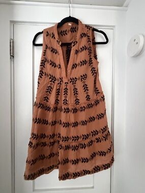 Elan Rust Sleeveless Embroidered Tunic